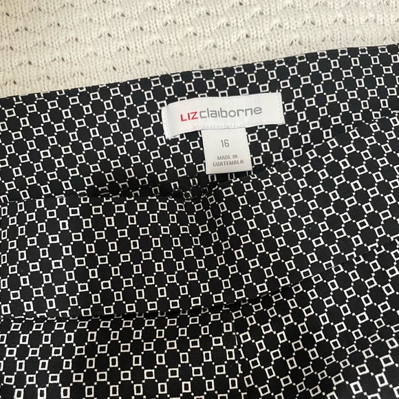 Liz Claiborne women’s white and black dress pants - Picture 3 of 7